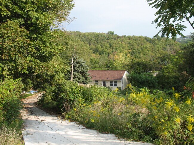 Photo - 2284 McKees Rocks Rd