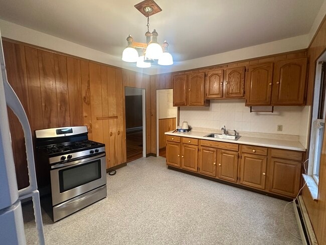 Building Photo - 18 Holyoke Rd Unit 18