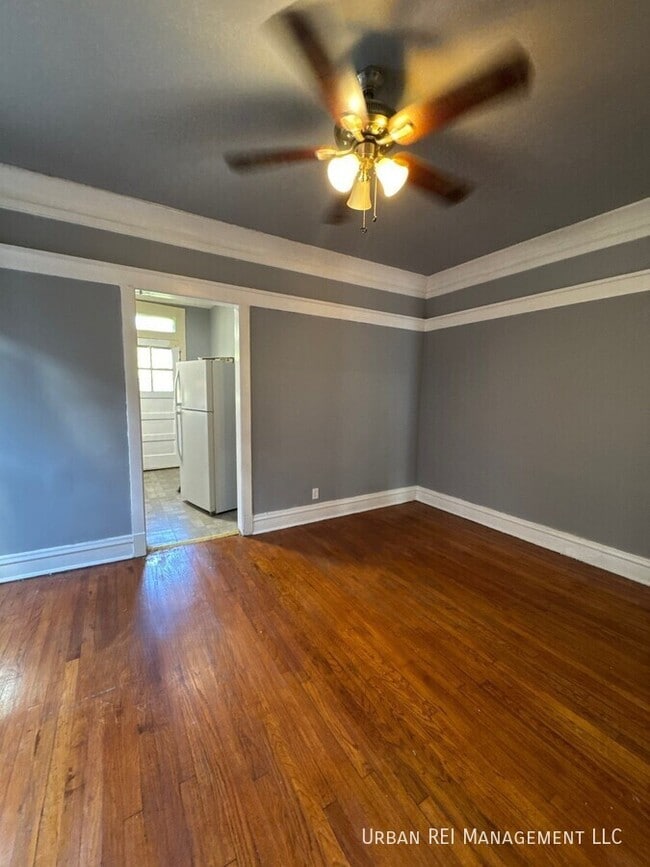 Photo - 1226 E 54th St