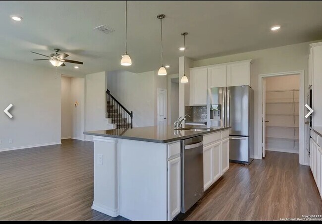 Photo - Room in House on Flatiron Clf