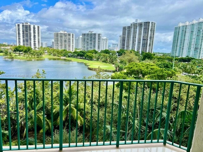 Building Photo - 20000 E Country Club Dr Unit 612