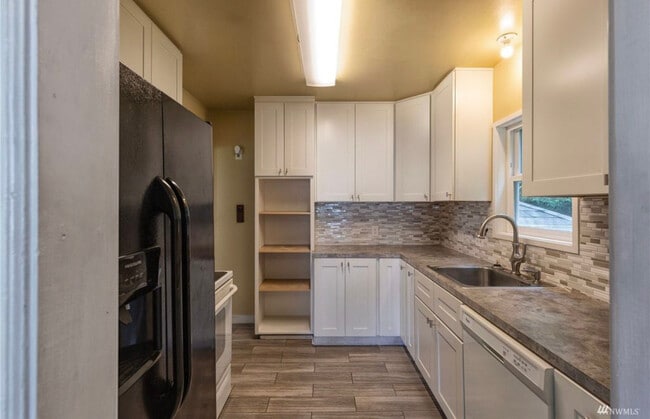 Photo - 1111 N 76th St