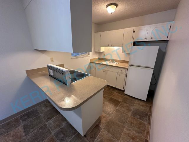 Photo - Charming 2-Bedroom Duplex Retreat on SE Steele St, Portland – Cozy Comfort Awaits!