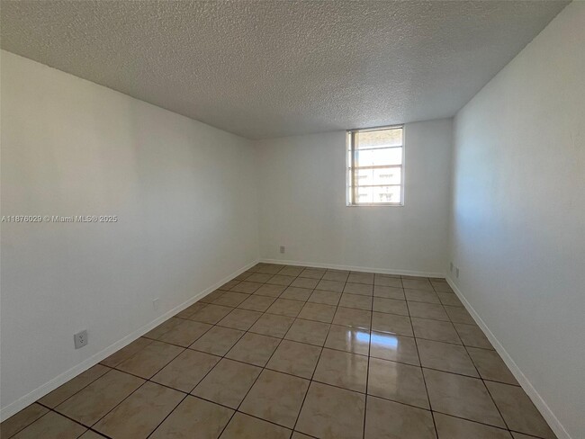 Photo - 4550 NW 9th St Unit 707E