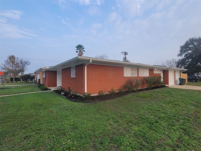 Photo - 107 Avalon Way