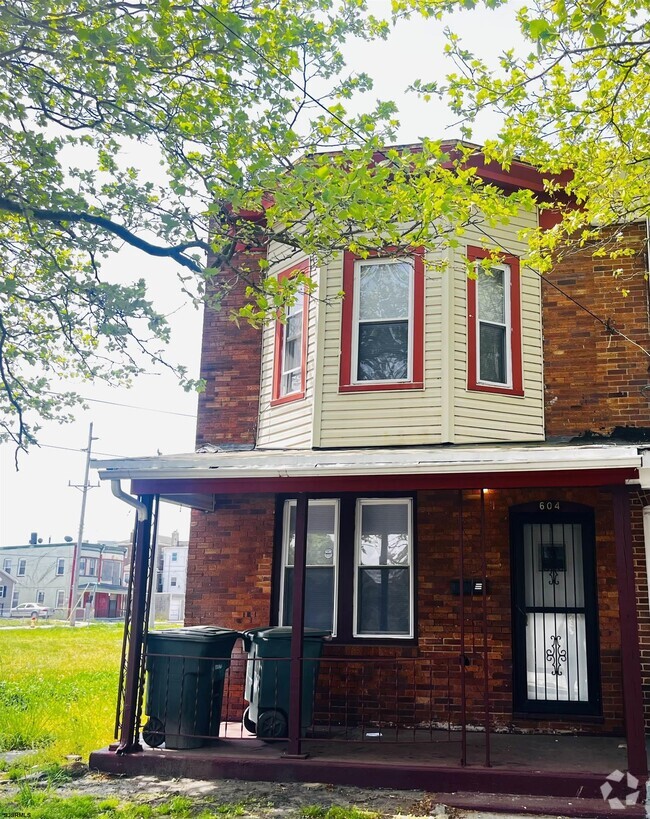 Building Photo - 604 N Indiana Ave Rental
