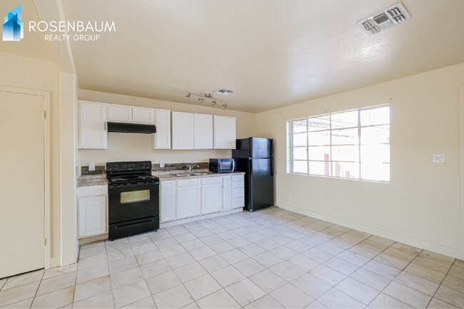 Photo - 2609 W McLellan Blvd Unit 2
