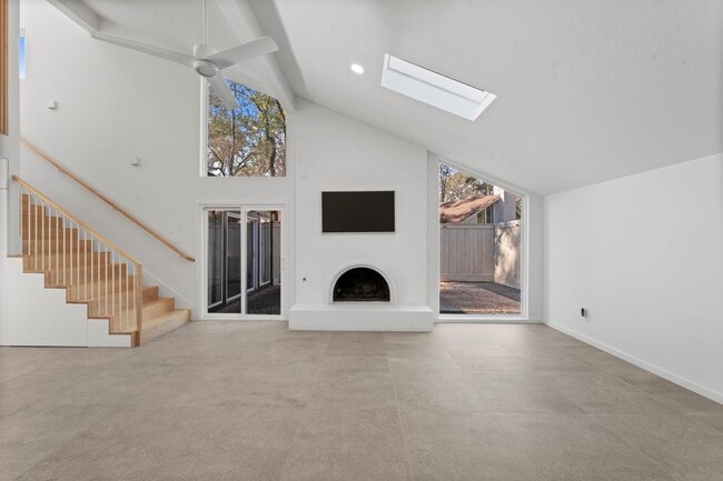 Photo - 2703 Crossvine Cir