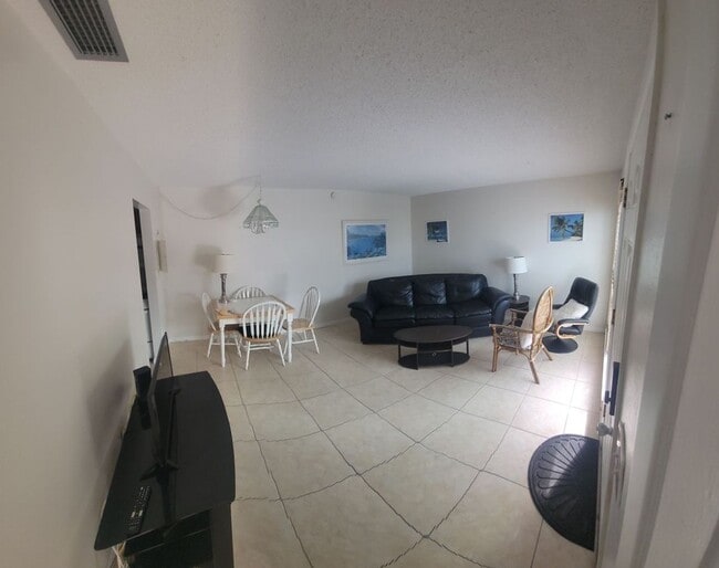 Photo - Furnished or Unfurnished 1 Bed Steps from Mad Beach Unit G