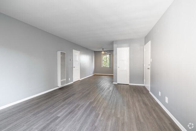 2BR, 1BA - 775SF - Verdugo Mesa