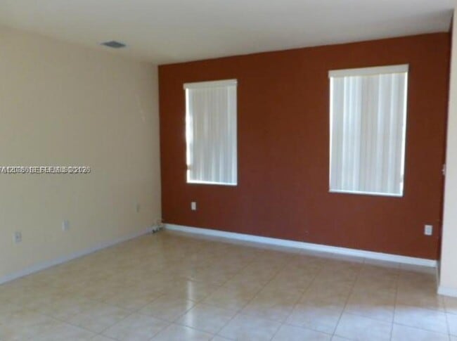 Photo - 641 E Mowry Ct