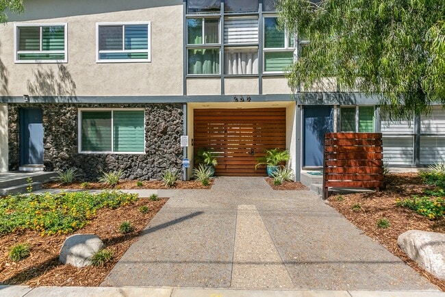 Photo - 285 N. Oakland