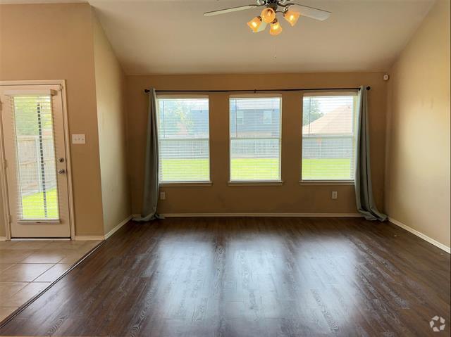 Building Photo - 12516 Coral Dr Rental