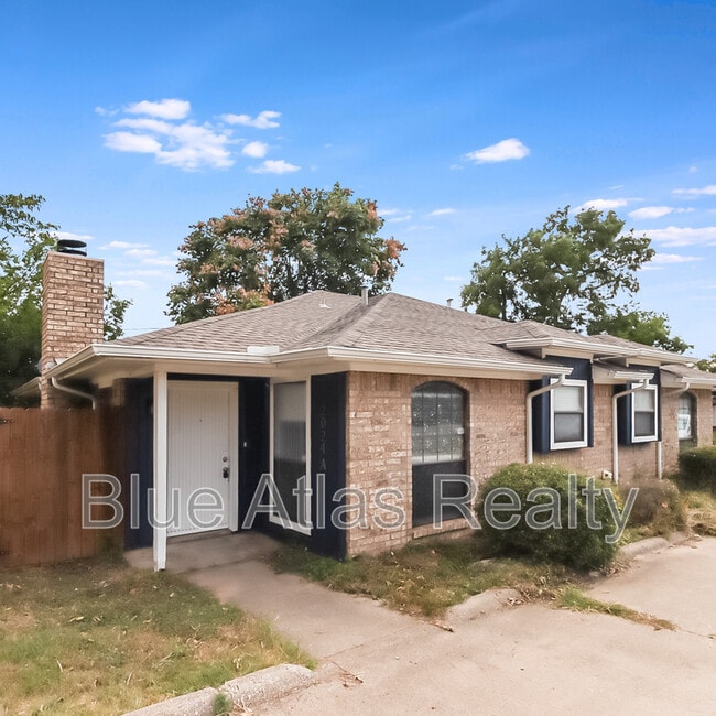 Building Photo - 2024 Wesley Dr Unit A
