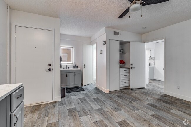 Shared Bathroom Studio - 300 SF