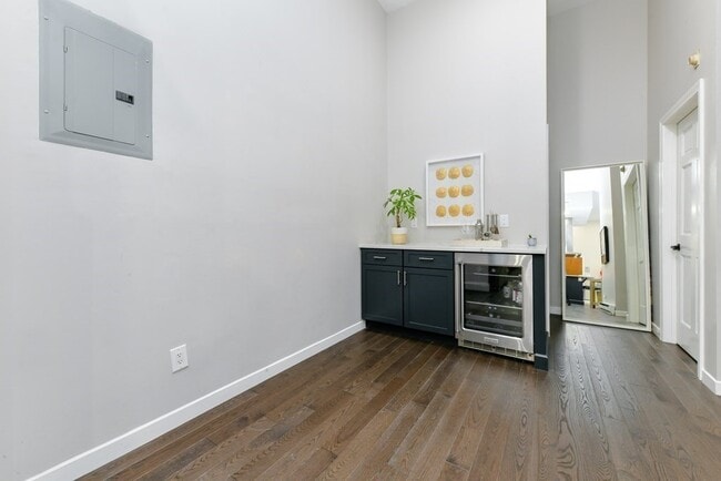 Photo - 743 E 4th St Unit 205