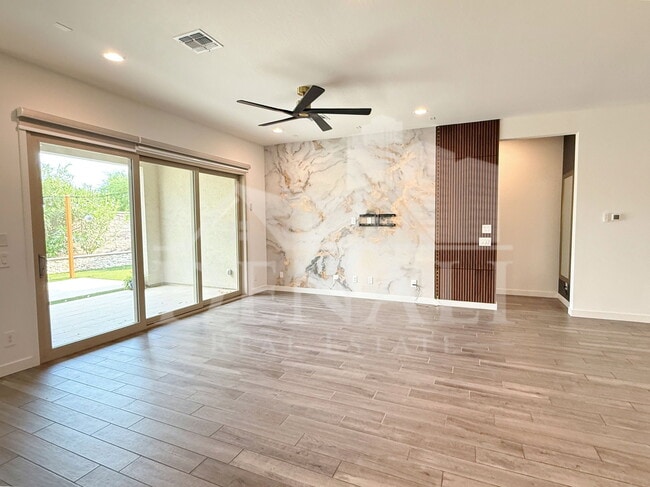 Photo - 1447 E Flower St