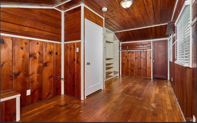 Photo - 133 Plov Way