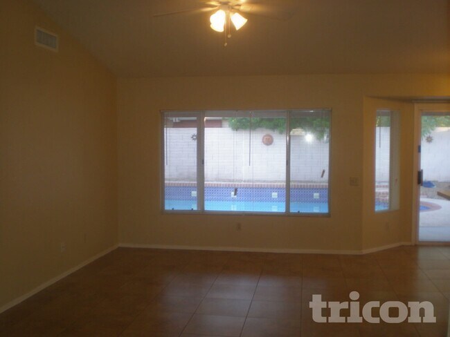 Photo - 17521 N 86th Ave