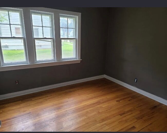 Photo - 2913 Fredrickson St