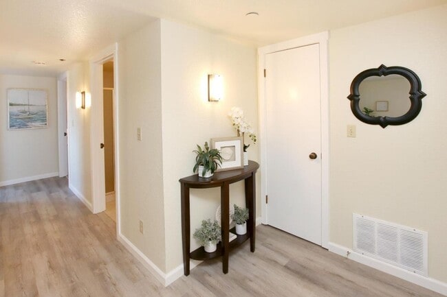 Photo - Prime Central Location / Available NOW!!!