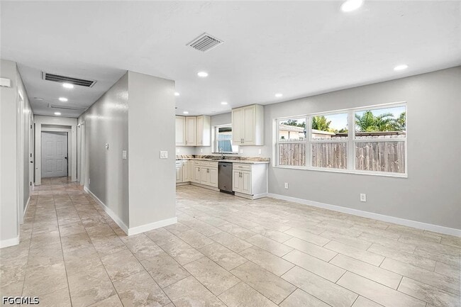 Photo - 2115 St Croix Ave