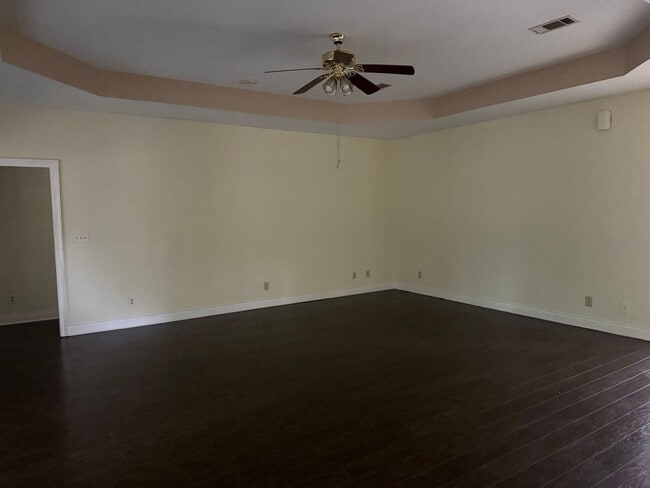 Photo - 252 Dedria Ln