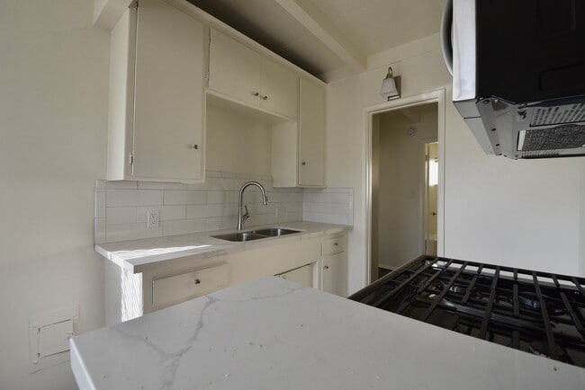 Photo - 6125 Whitsett Ave Unit 12
