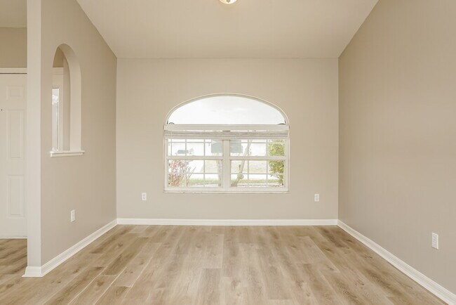 Photo - 5515 Maccaughey Dr