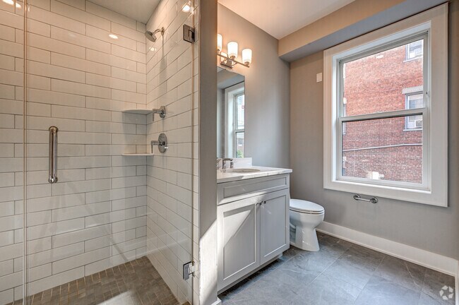 2BR, 2BA - Primary Bathroom