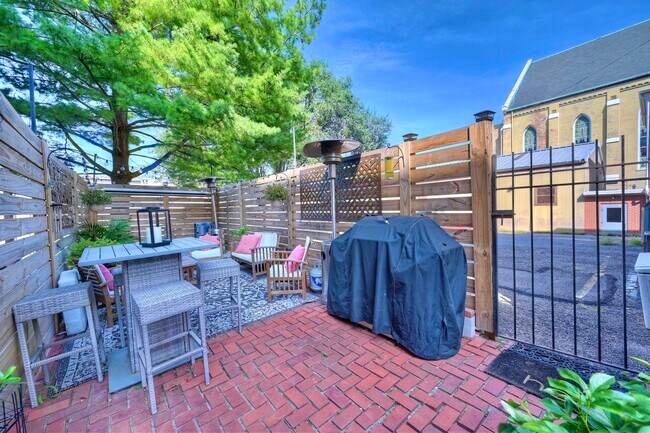 Photo - 519 Greenup St Unit C