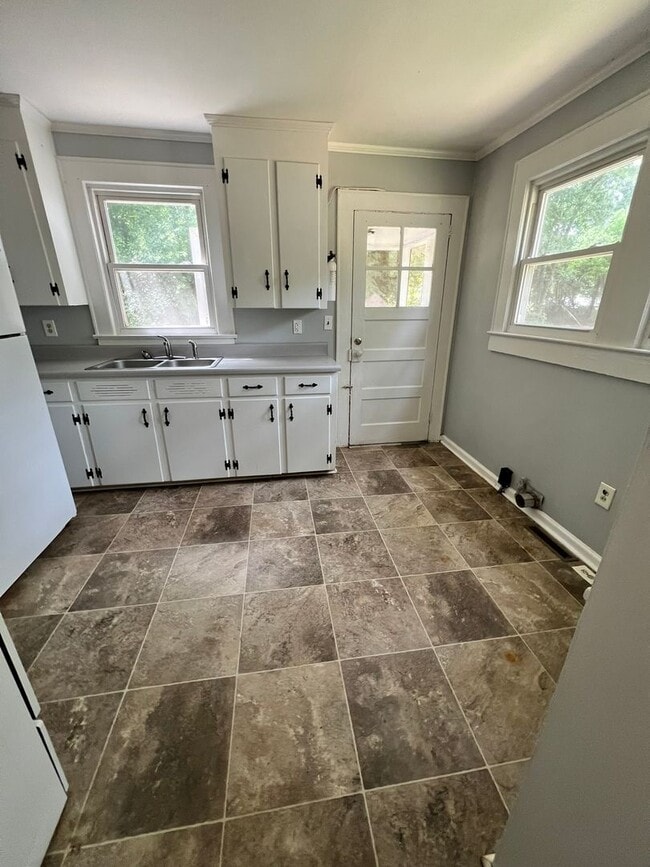 Photo - 3 bedroom home Great location!