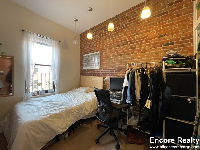 Photo - 28 Symphony Rd Apartments Unit 6
