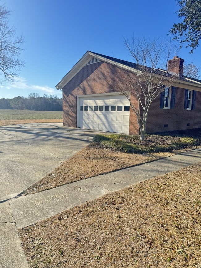 Photo - 3564 Mills Rd