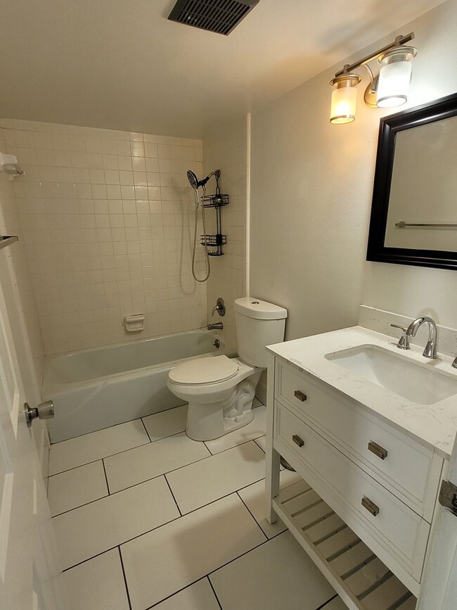Photo - 1550 11th St NE