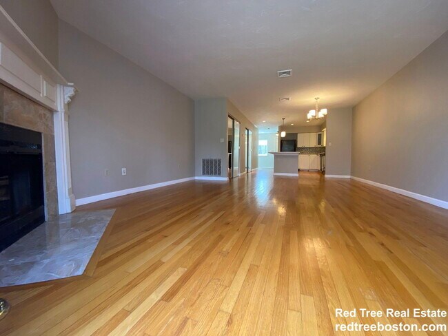 Photo - 1400 Lagrange St