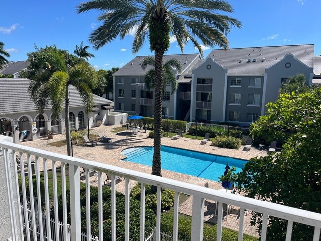 Building Photo - 655 SW 111th Way Unit 308
