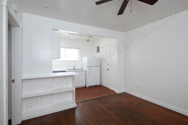 Photo - *OPEN HOUSE: 10/25 12:30-1:30PM* 1BR Betwe... Unit 1922