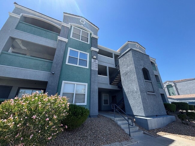 Building Photo - Beautiful 2 bedroom 2 bath condo
