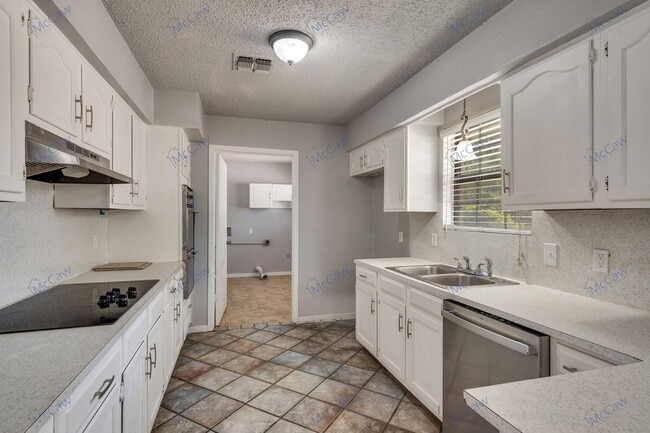 Photo - 5117 Bahama Dr