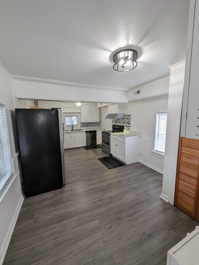 Photo - 120 N Central St