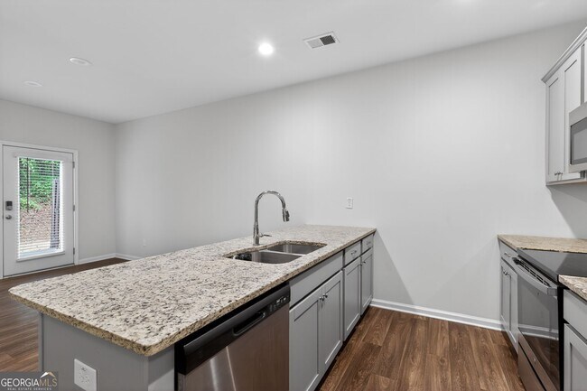 Photo - 3122 Meadowstone Ln SW
