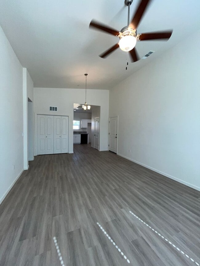 Building Photo - 4214 Unit 4114 Rental