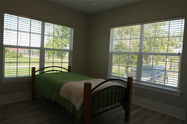 Building Photo - 2717 Avenue D