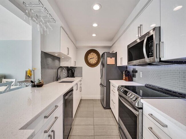 Photo - 1101 River Reach Dr Unit 205