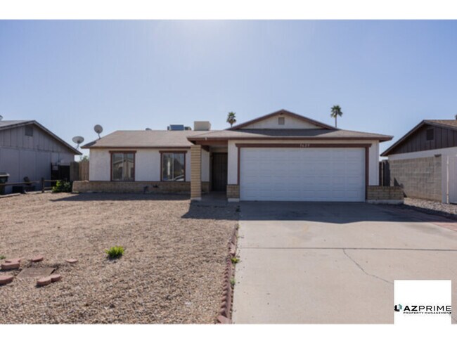 Photo - A distinguished 3/1 Phoenix Rental Combines Timeless Design, Modern Updates, and a Prime Paradise Va