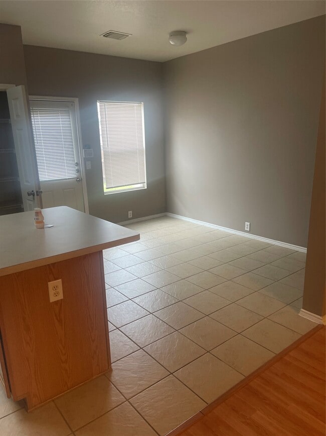 Photo - 2215 Walnut Fair Ln