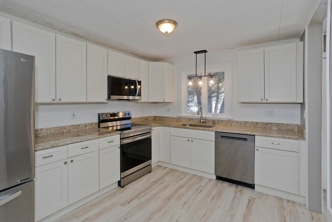 Photo - 16 Knightville Dam Road