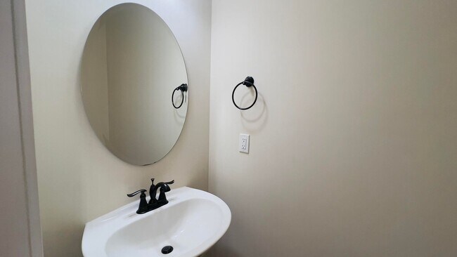 Photo - 4 bedroom 2.5 bathroom townhome located in Beaumont Park Townhome