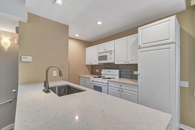 Photo - 1320 S Federal St